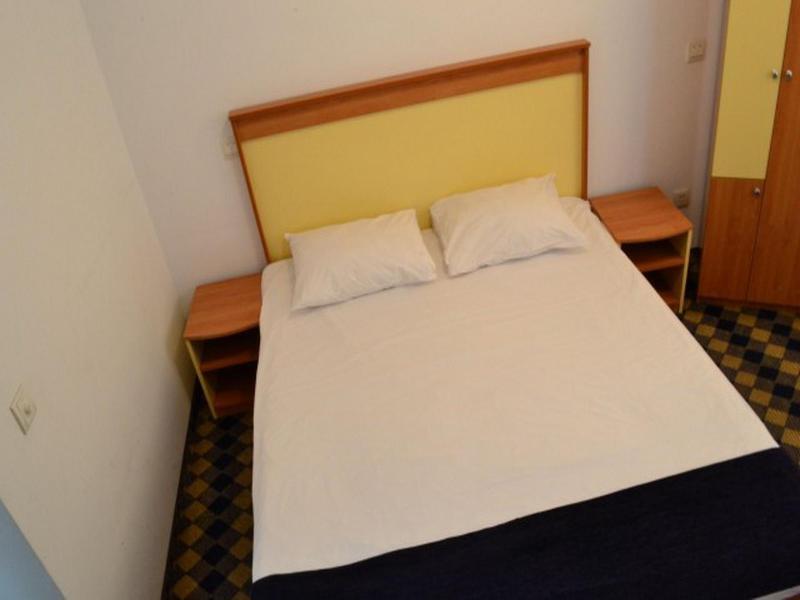 Plus Hotel Крайова Екстер'єр фото