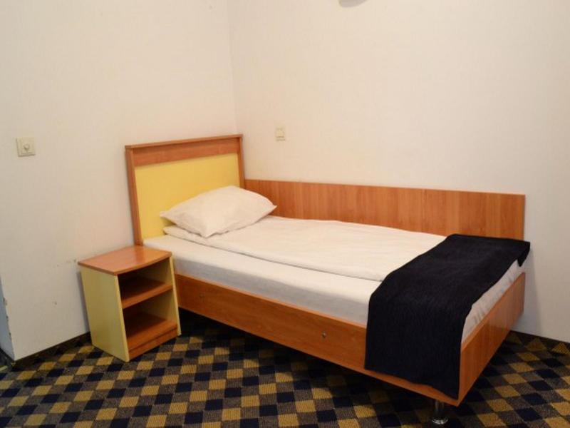 Plus Hotel Крайова Екстер'єр фото